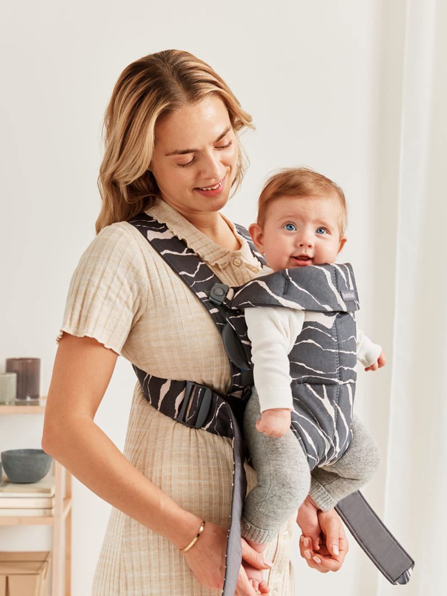 BabyBjörn Baby Carrier Mini, Cotton, Black - The Tribalist