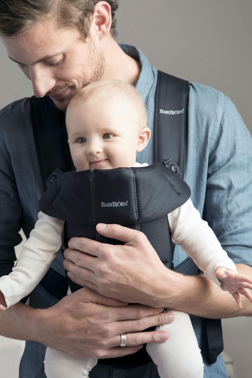 BabyBjörn Baby Carrier Mini, Cotton, Black - The Tribalist