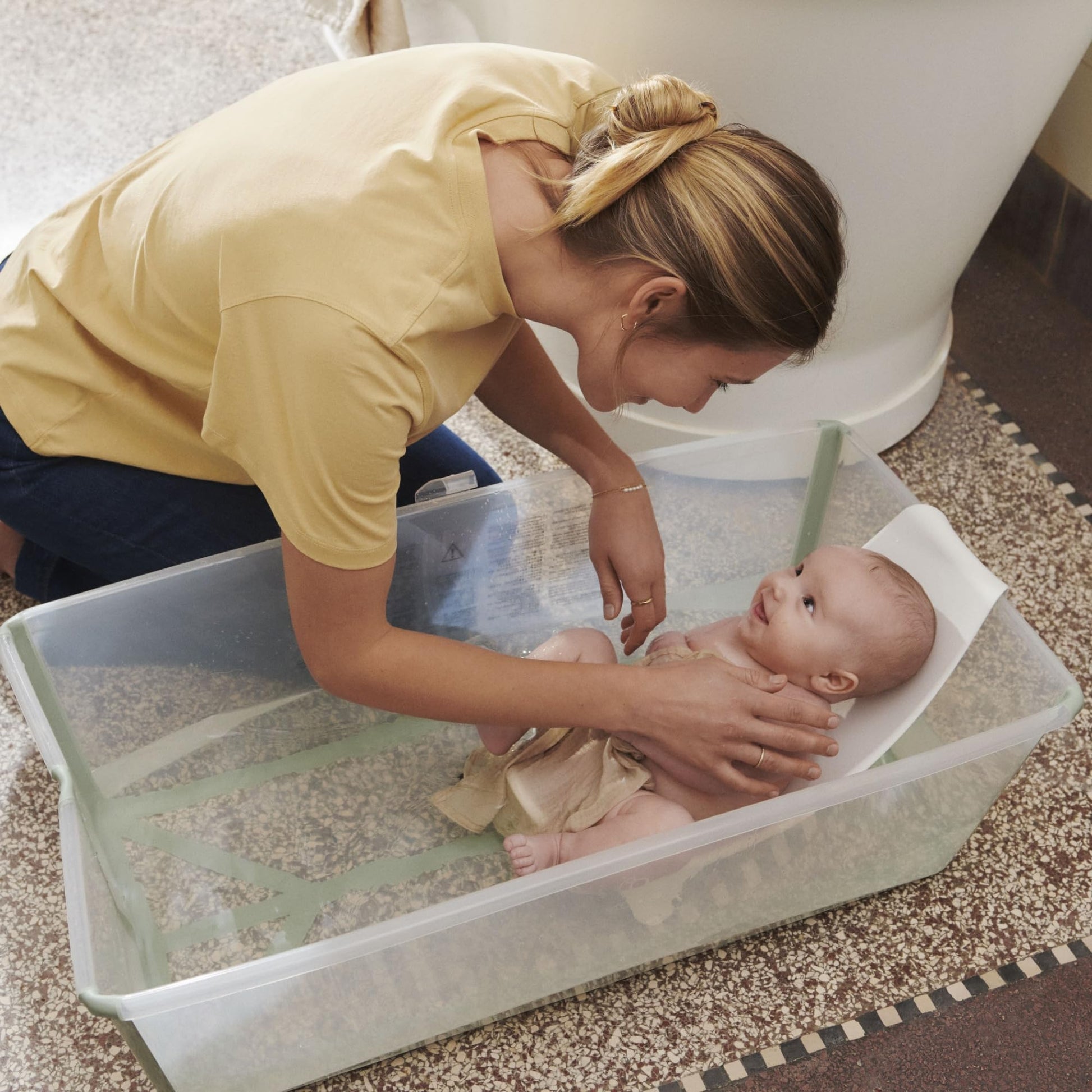 The Tribalist - Stokke Flexi Bath Bundle, White - Foldable Baby Bathtub + Newborn Support - Durable & Easy to Store