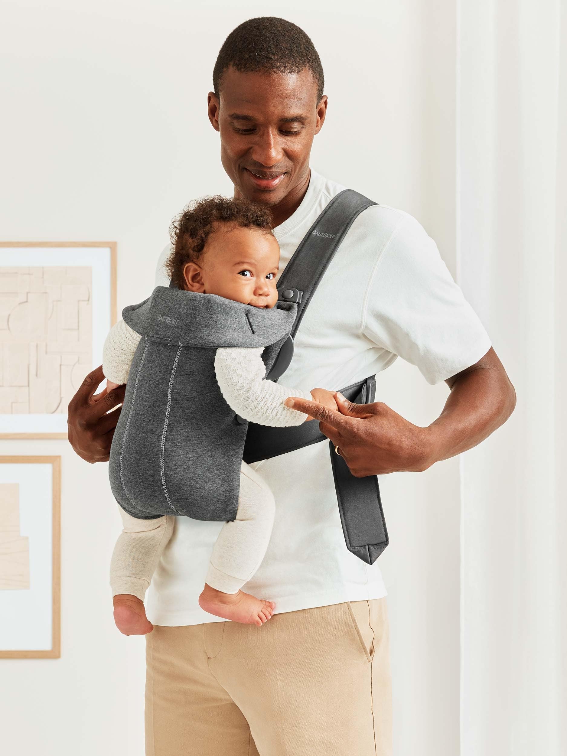 BabyBjörn Baby Carrier Mini, Cotton, Black - The Tribalist