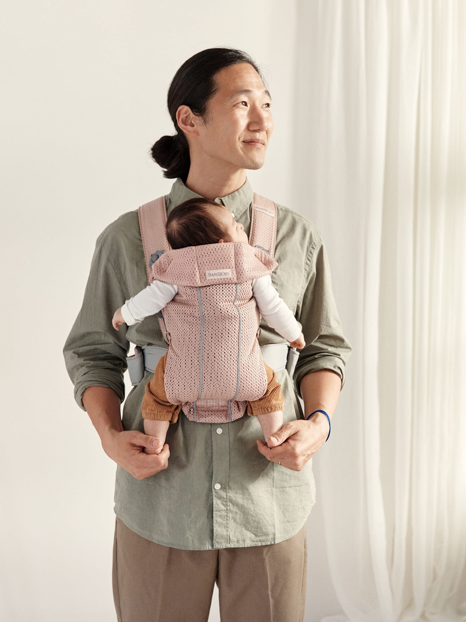 BabyBjörn Baby Carrier Mini, Cotton, Black - The Tribalist