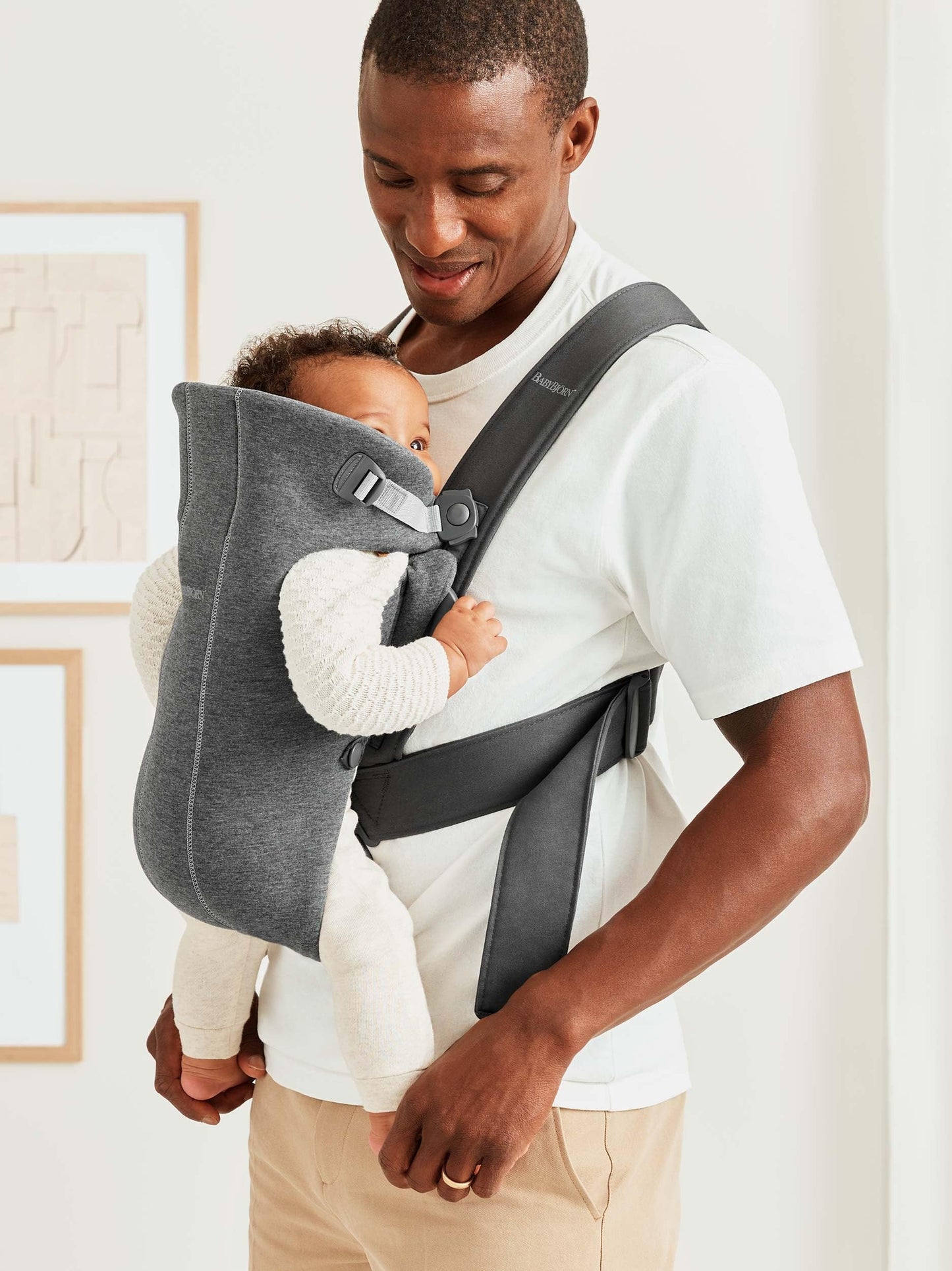 BabyBjörn Baby Carrier Mini, Cotton, Black - The Tribalist