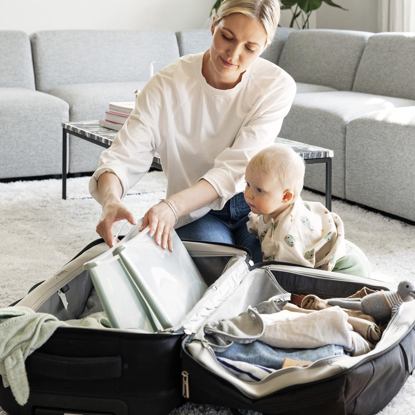 The Tribalist - Stokke Flexi Bath Bundle, White - Foldable Baby Bathtub + Newborn Support - Durable & Easy to Store