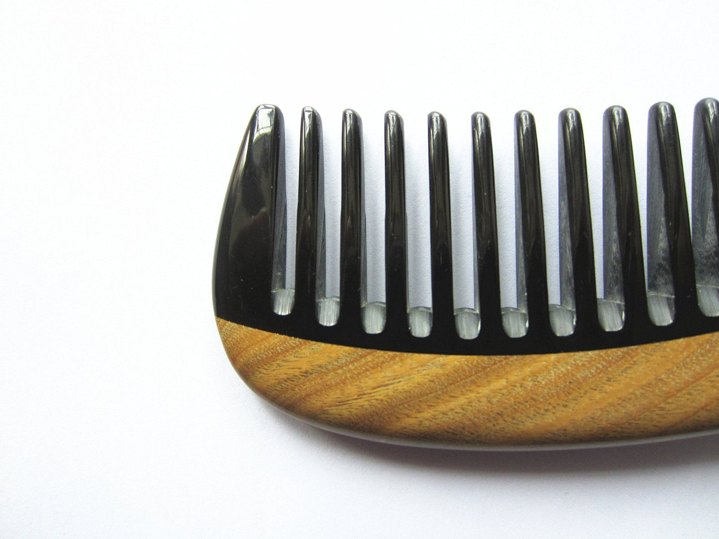 Eco-Friendly Handmade Black Buffalo Horn Comb