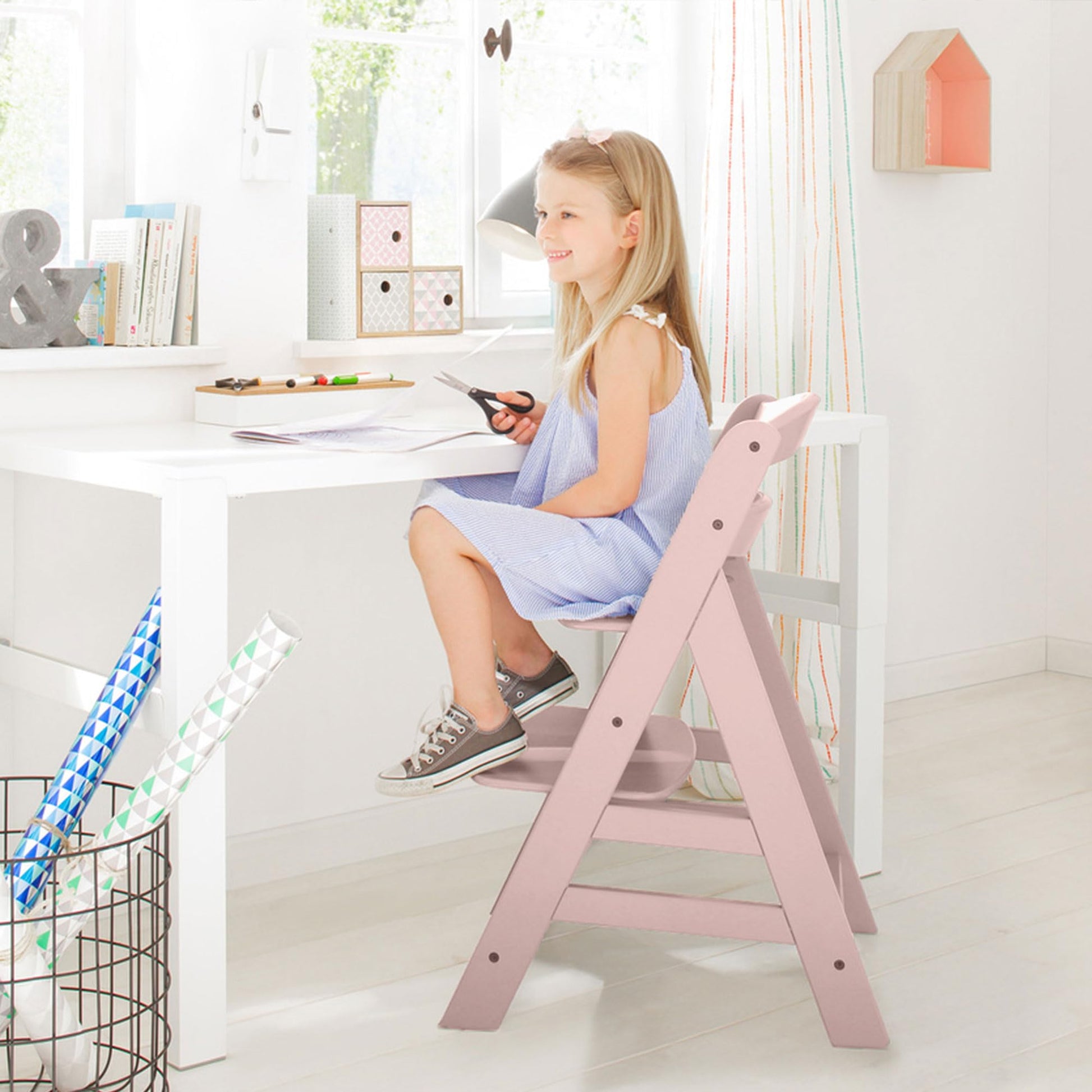 The Tribalist - Hauck Hauck: Alpha+ Grow Along Adjustable Wooden High Chair Seat with 5 Point Harness and Bumper Bar