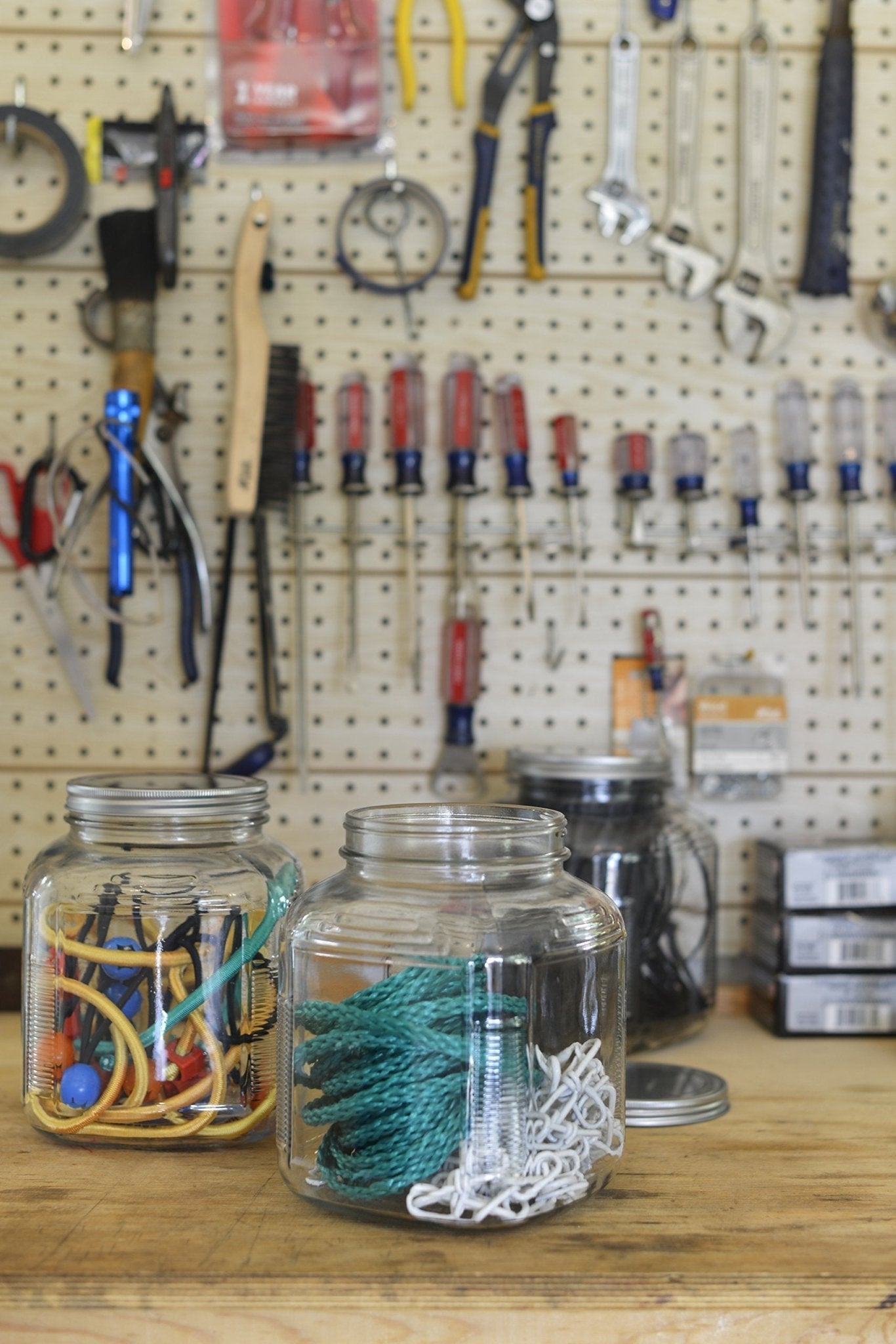 The Tribalist - Anchor Hocking: Clear Glass Jar with Brushed Aluminum Lid (Set of 4)