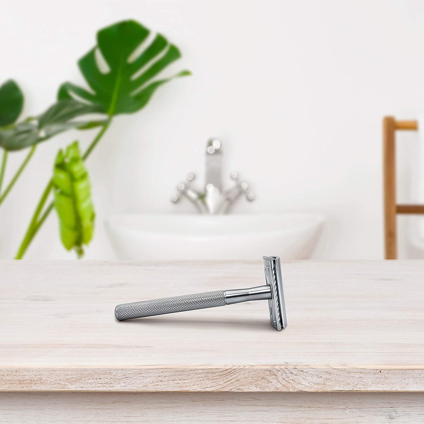 The Tribalist - Bambaw: Plastic Free Safety Razor for Women with 5 Double Edge Safety Razor Blades